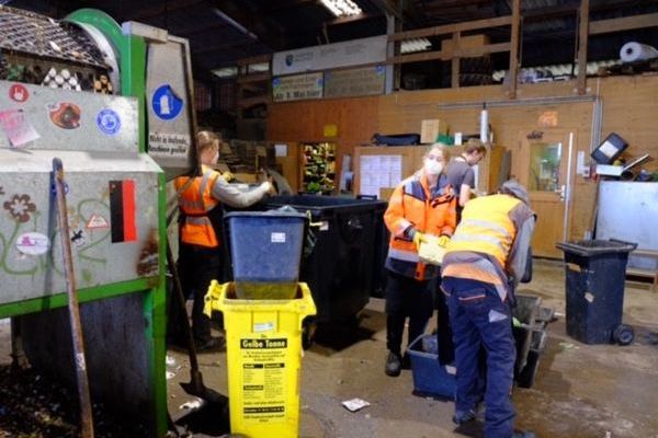 ffnen der Big-Bags mit Stichproben