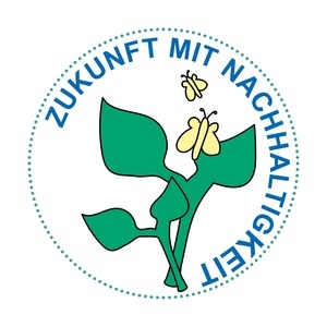 Das Bild zeigt eine gr�ne Pflanze mit gelben Schmetterlingen in einem mit blauen Punkten versehenen Kreis. Innerhalb des Kreises ist der blaue Schriftzug Zukunft mit Nachhaltigkeit zu lesen., Grafik G. Kaiser